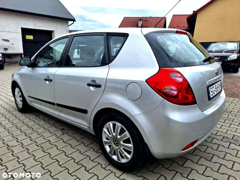 Kia Ceed - 24