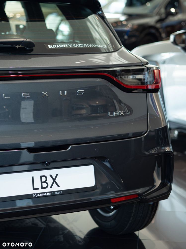 Lexus LBX - 4