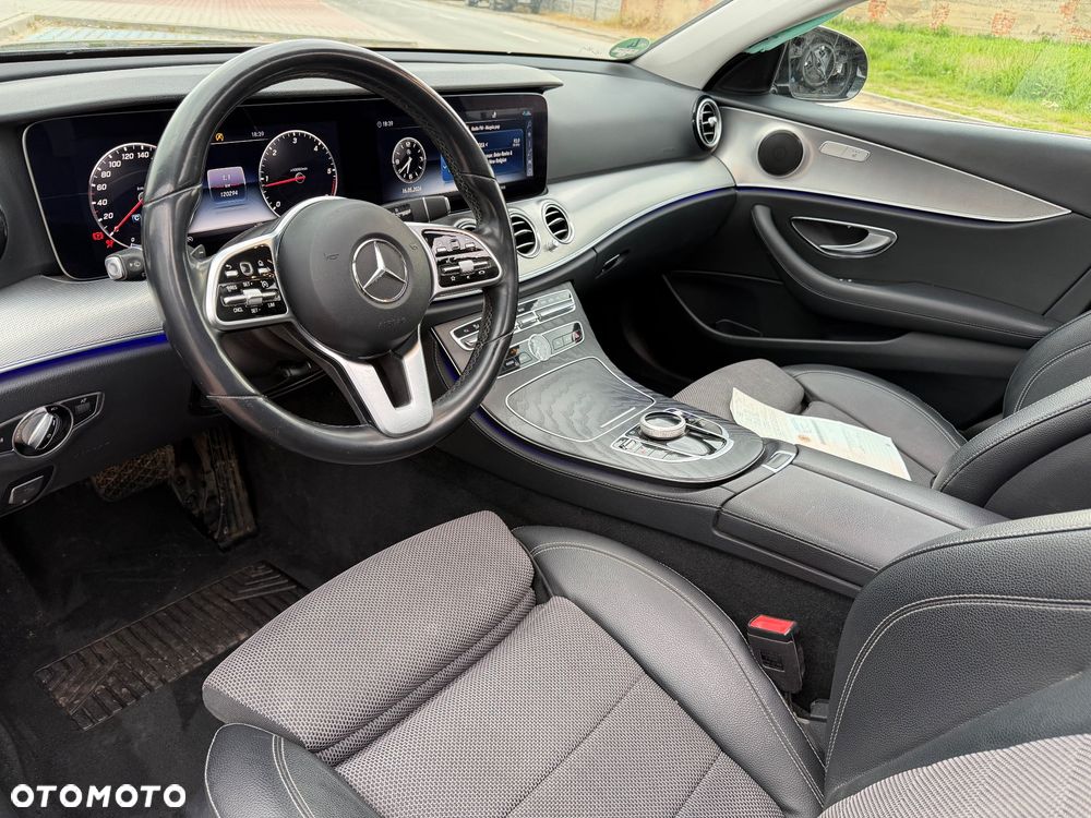 Mercedes-Benz Klasa E 220 d 4Matic 9G-TRONIC Avantgarde - 16
