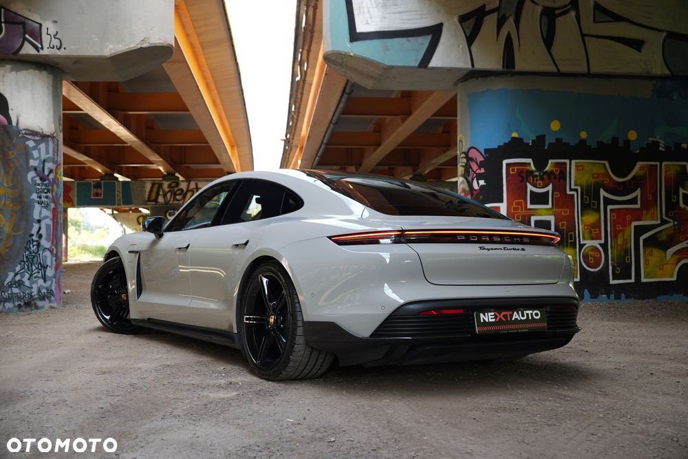 Porsche Taycan Turbo S - 5