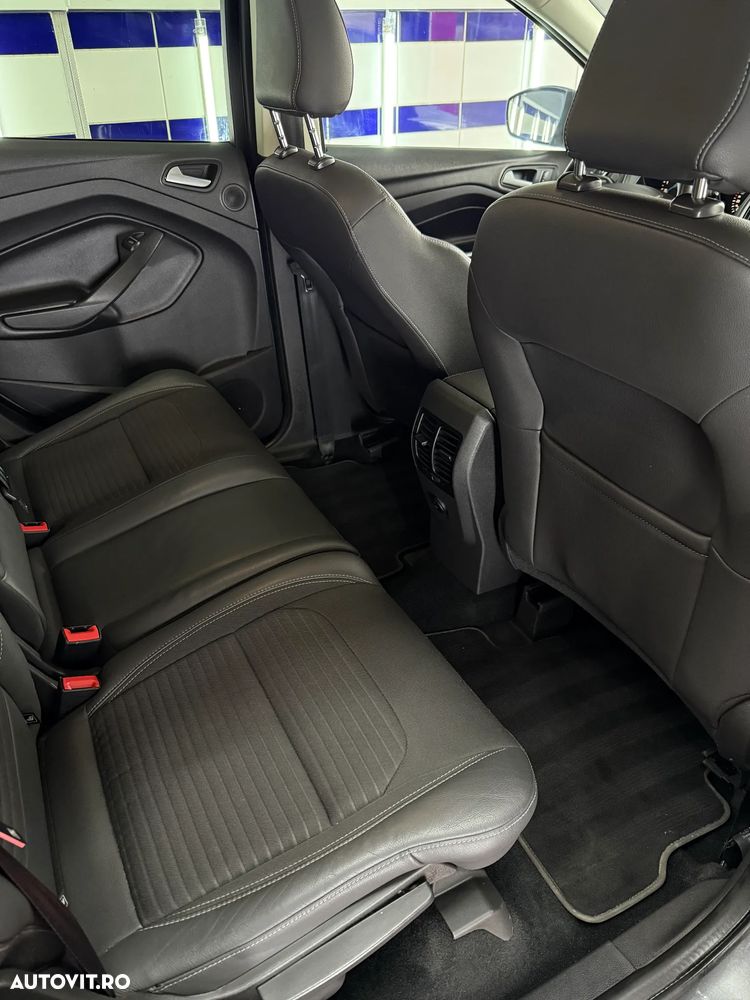 Ford Kuga 2.0 TDCi 4WD Powershift Titanium - 10