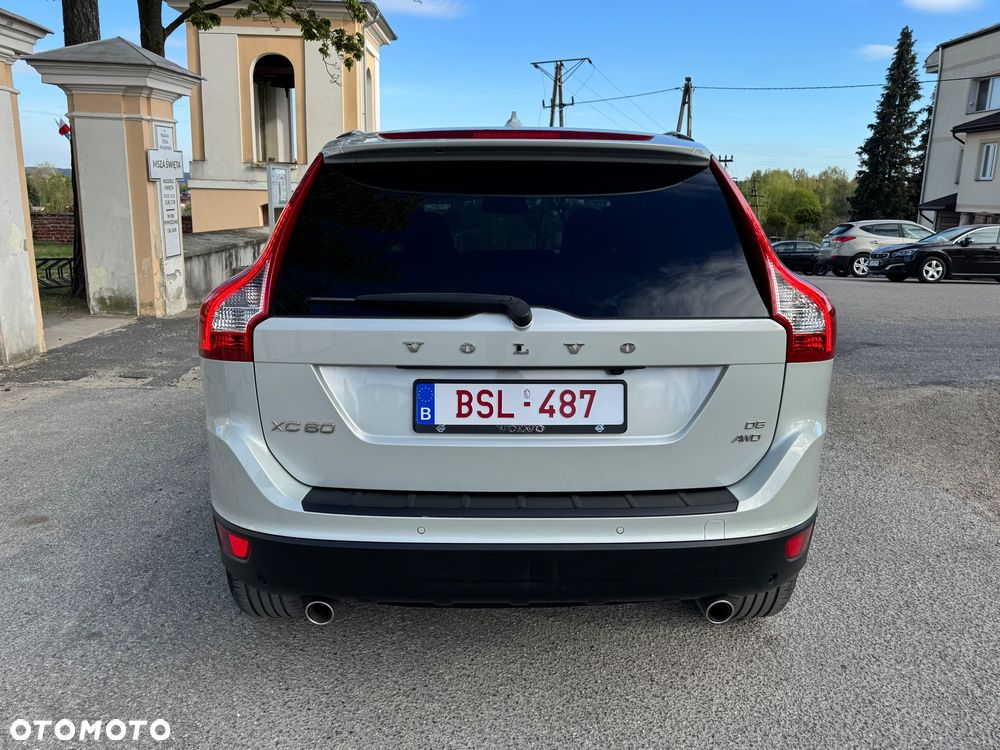 Volvo XC 60 D5 AWD Momentum - 10