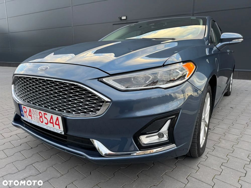 Ford Fusion - 2