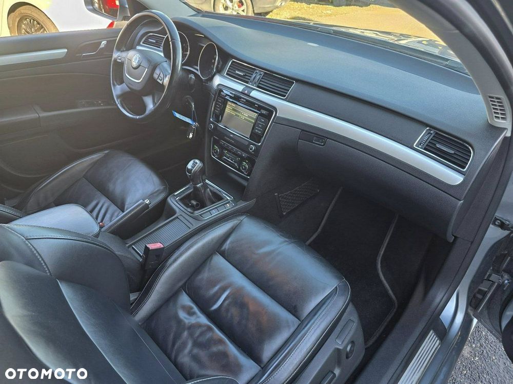 Skoda Superb Combi 1.8 TSI Elegance - 27