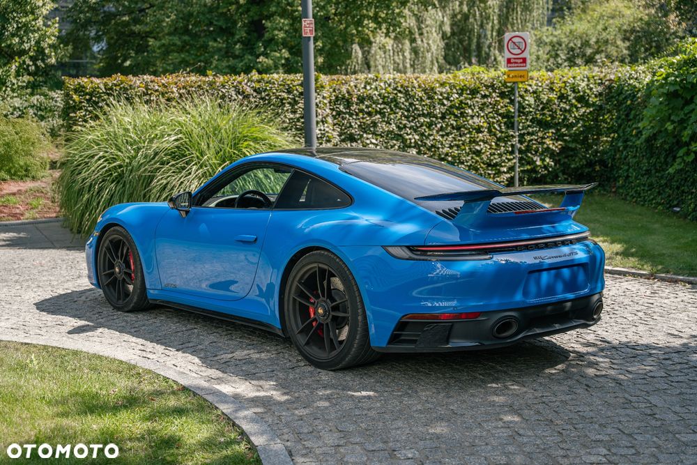 Porsche 911 Carrera 4 GTS - 5