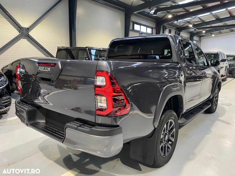 Toyota Hilux 2.8D 204CP 4x4 Double Cab AT MHEV Invincible - 3