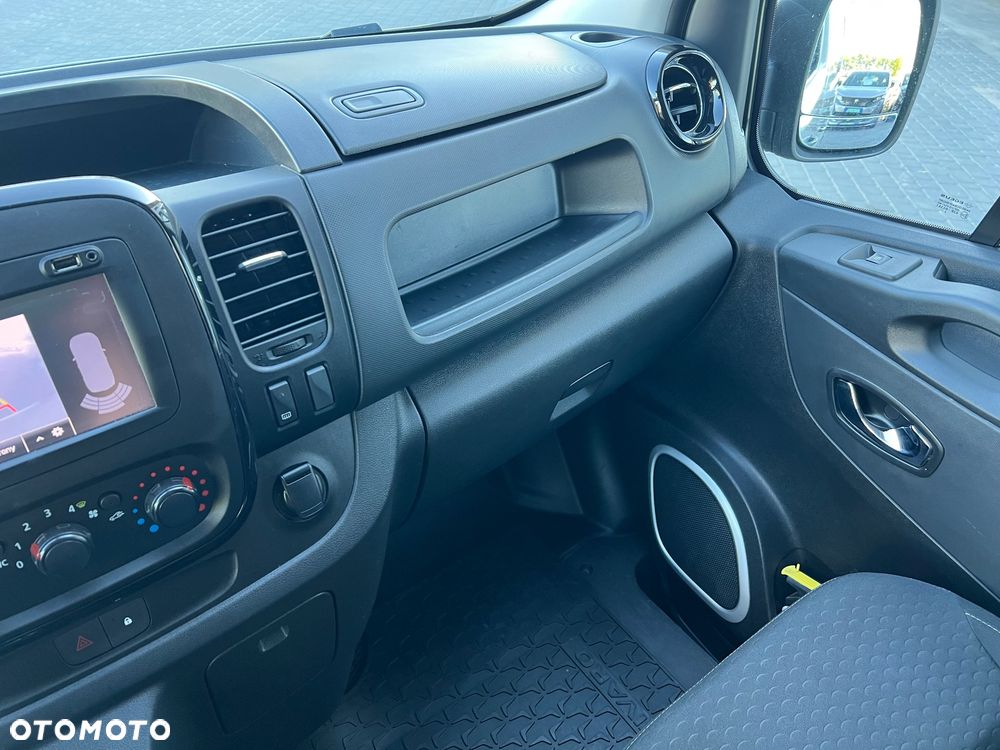 Opel Vivaro - 38