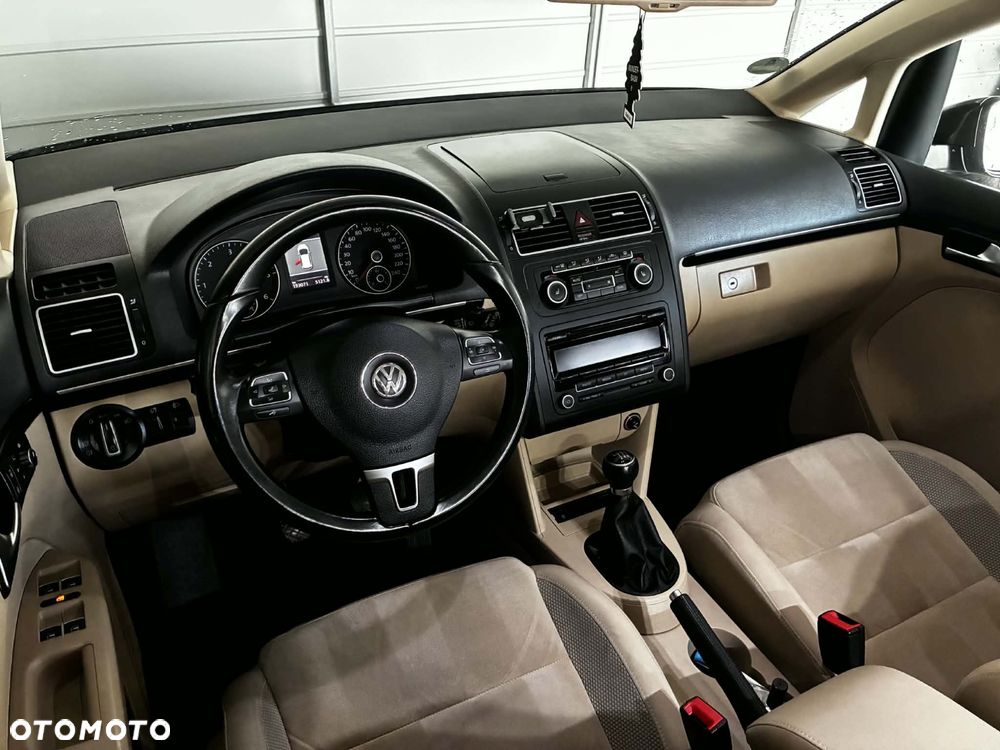 Volkswagen Touran - 6