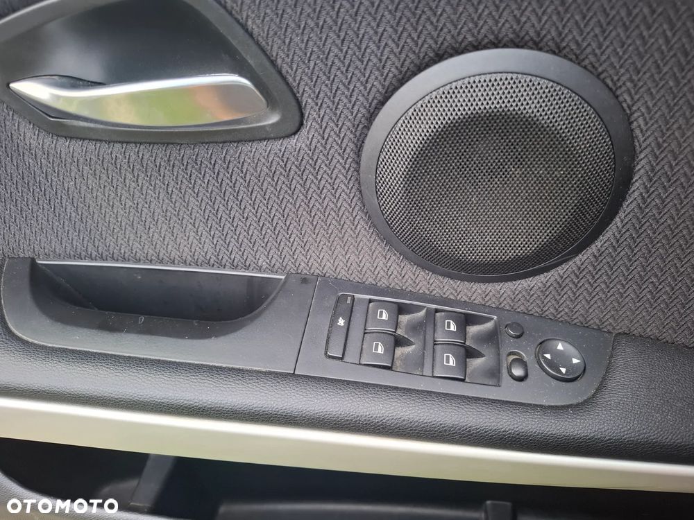 BMW Seria 3 318d - 15