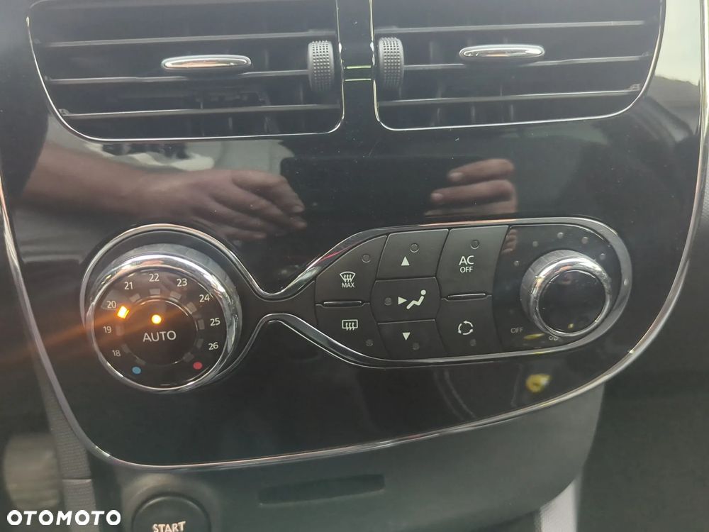 Renault Clio TCe 90 Luxe - 35