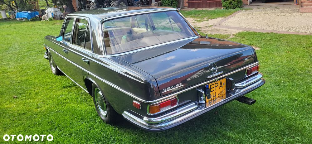 Mercedes-Benz 280 - 5
