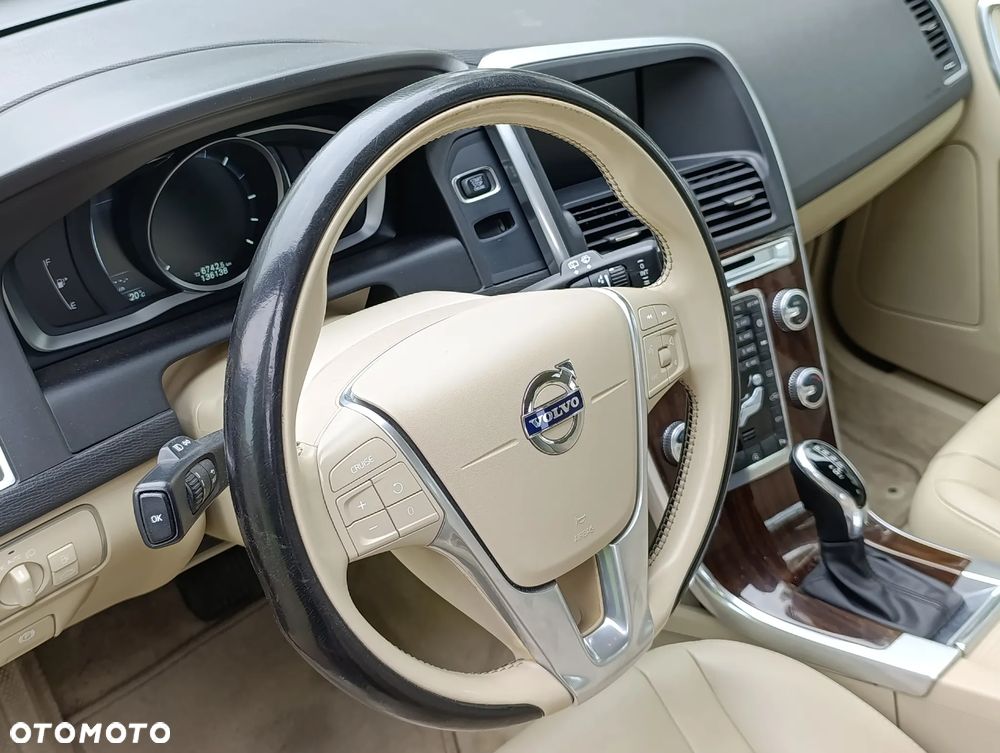 Volvo XC 60 D4 Drive-E Momentum - 10