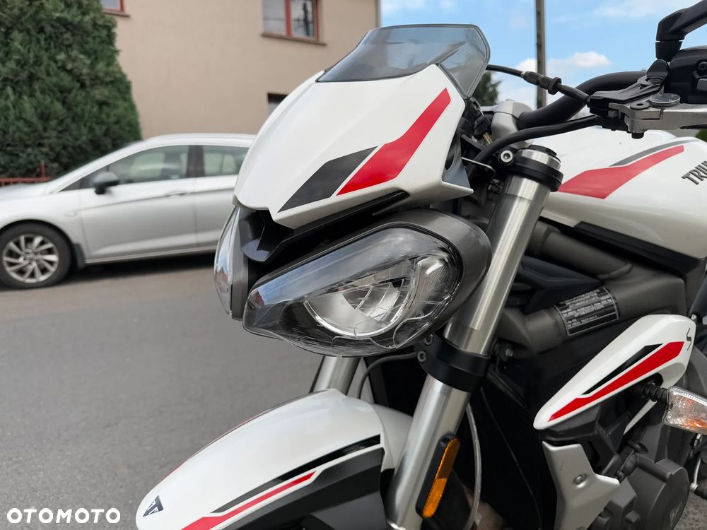 Triumph Street Triple - 20