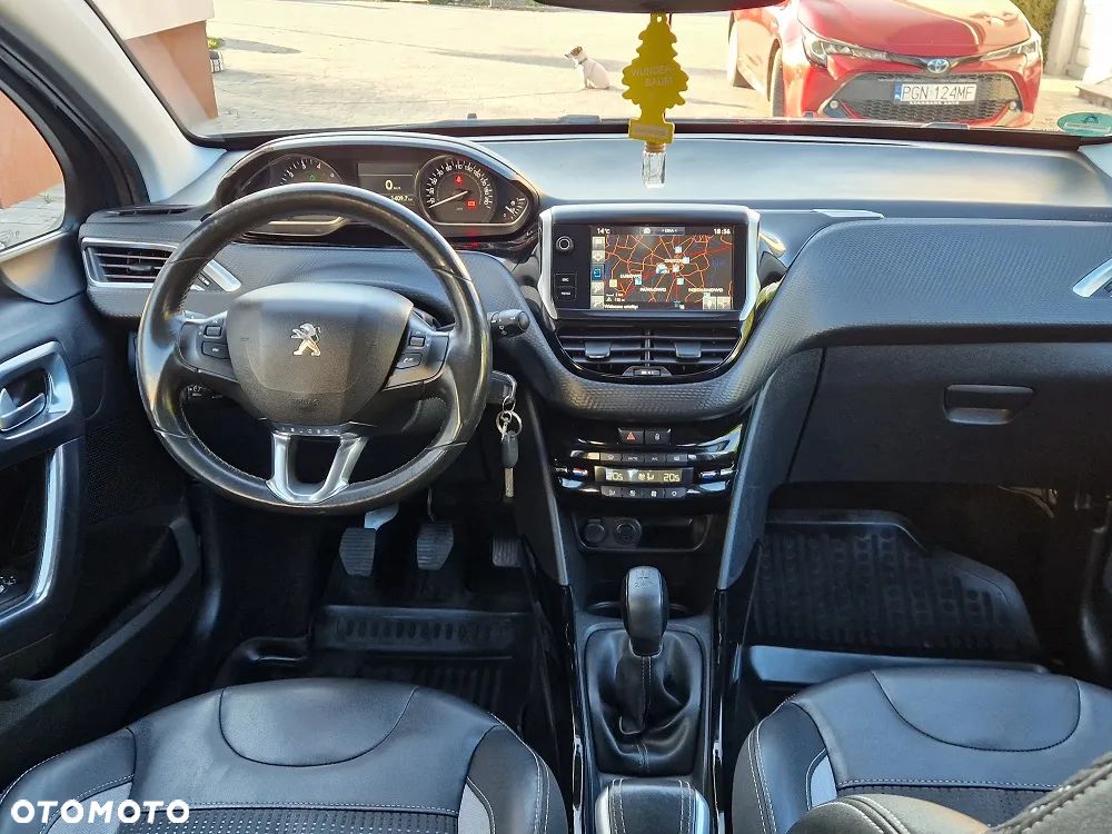 Peugeot 2008 1.2 Pure Tech GPF Allure S&S - 12