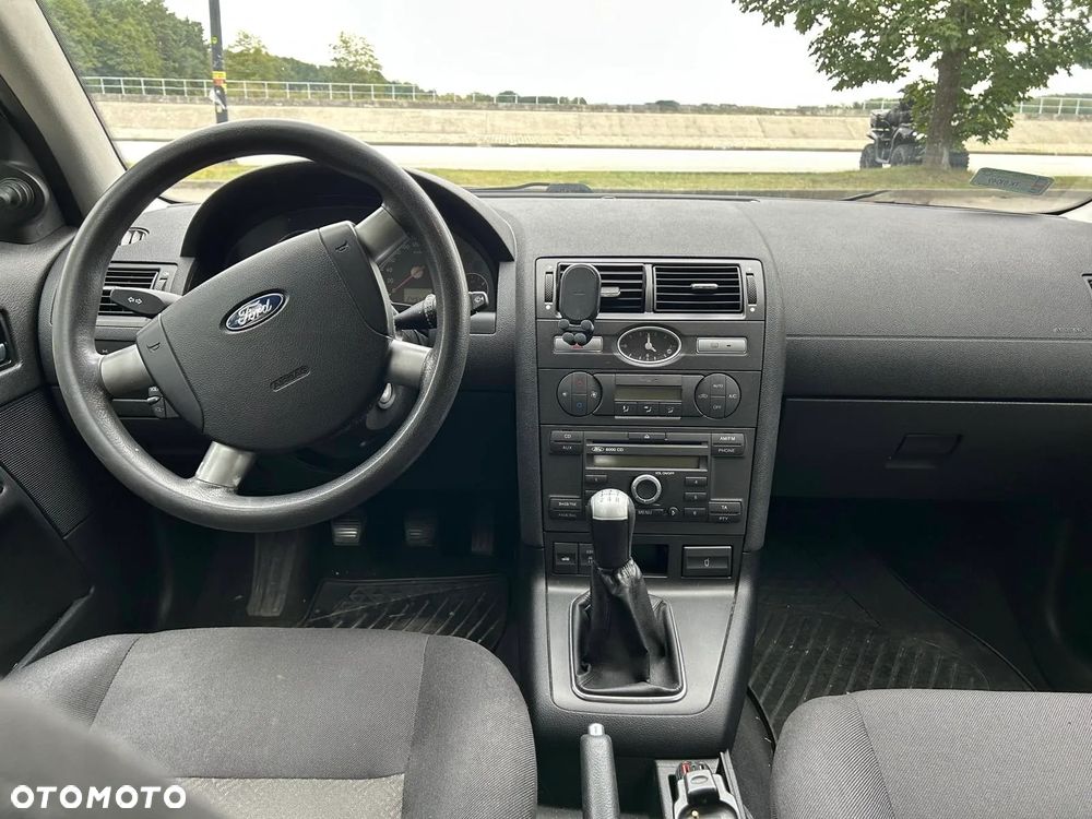Ford Mondeo 2.0 TDCI Ambiente - 12