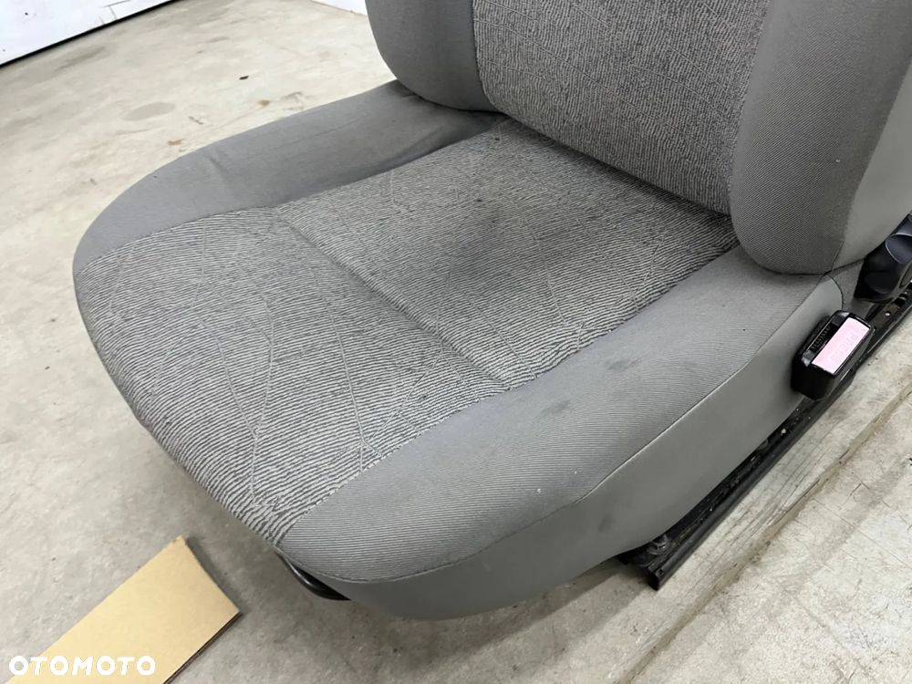 Fotele Dacia Logan 1 I 05-14r. prawy przedni fotel pasażera - 21