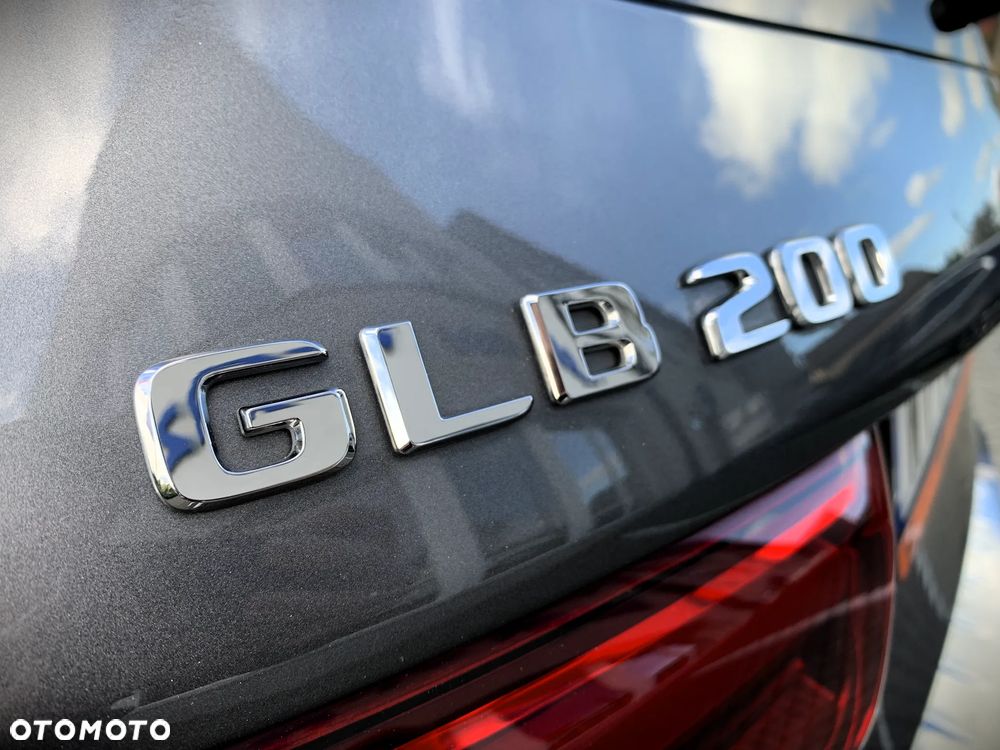 Mercedes-Benz GLB 200 7G-DCT - 4