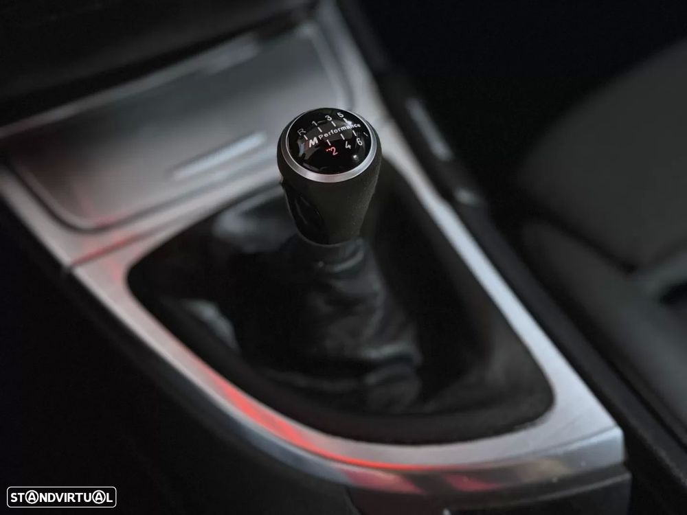 BMW 120 d Pack M - 16