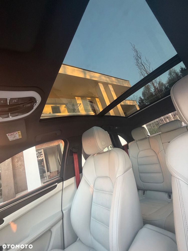 Porsche Macan T - 2