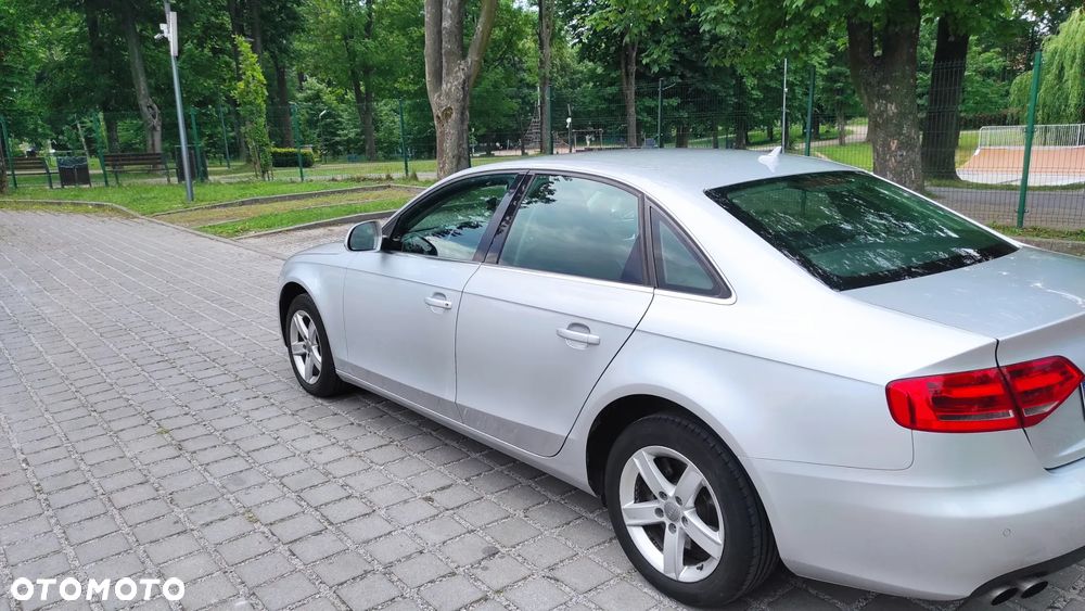 Audi A4 Limousine - 3