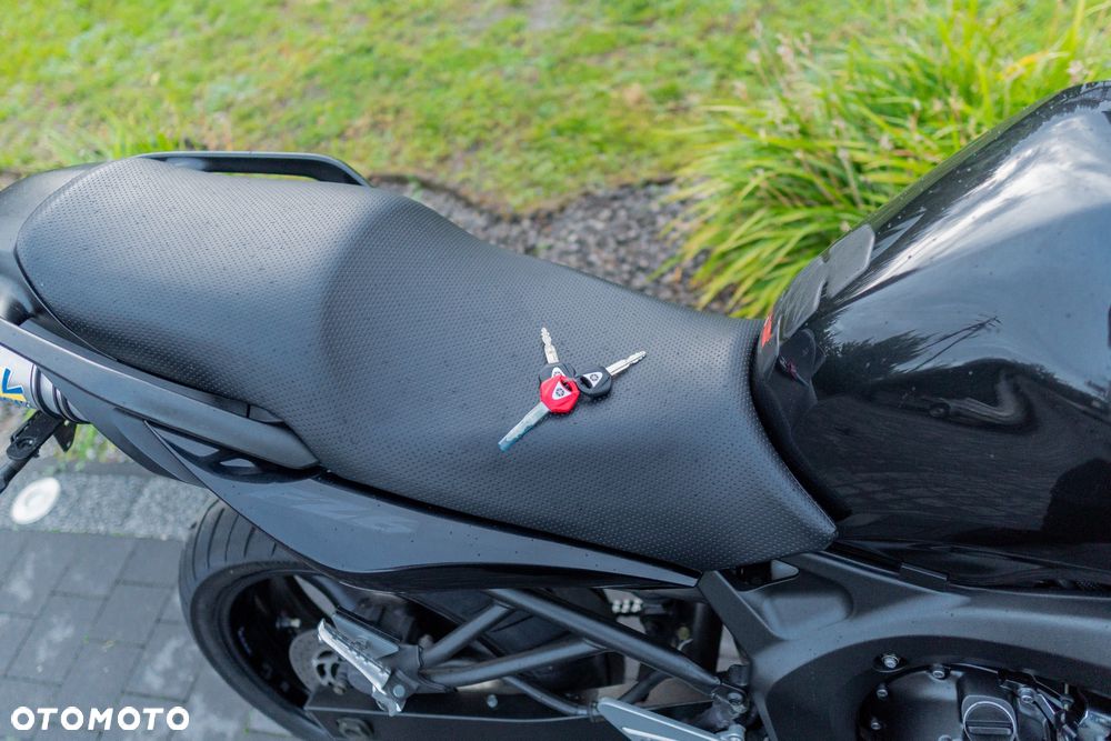 Yamaha FZ6 - 18