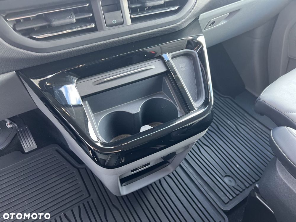 Ford Tourneo Custom - 15