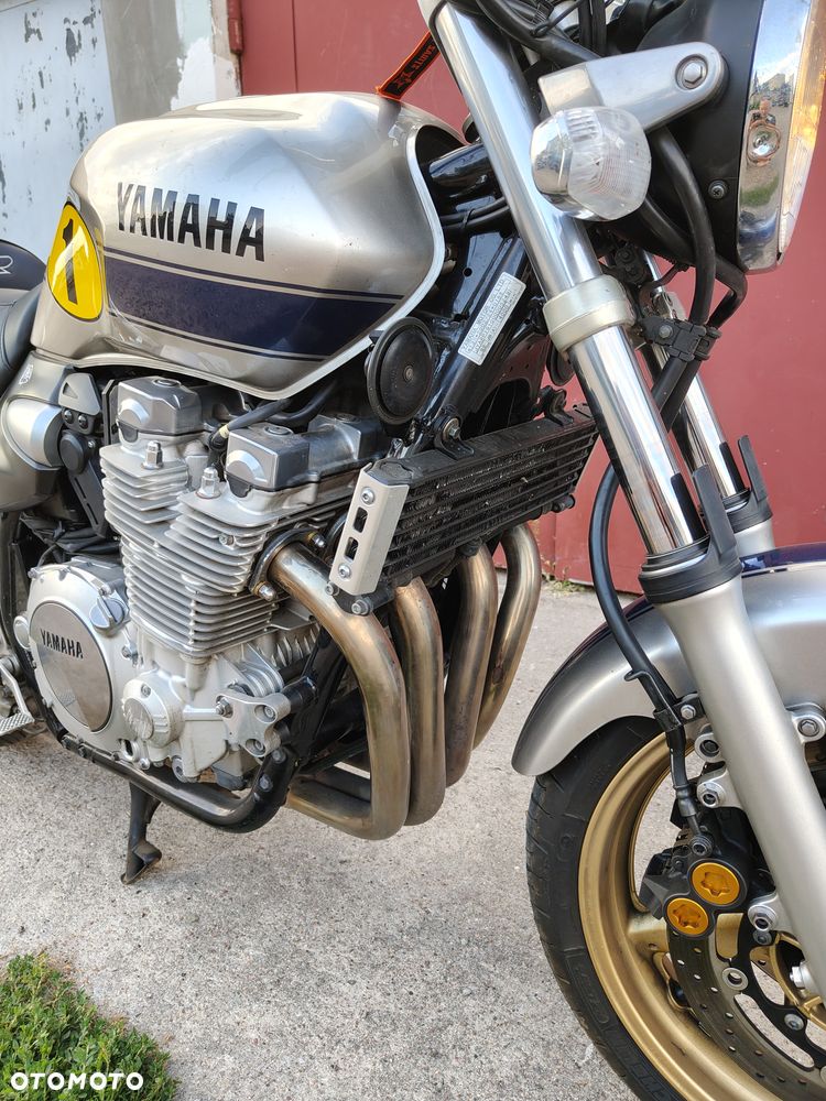 Yamaha XJR - 3
