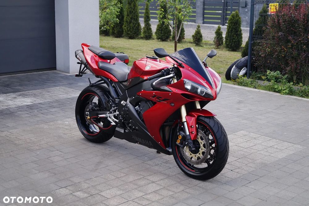 Yamaha R1 - 6