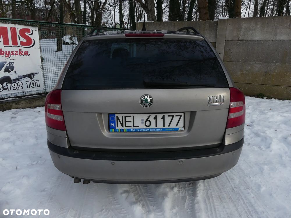 Skoda Octavia 2.0 TDI DSG Ambiente - 14