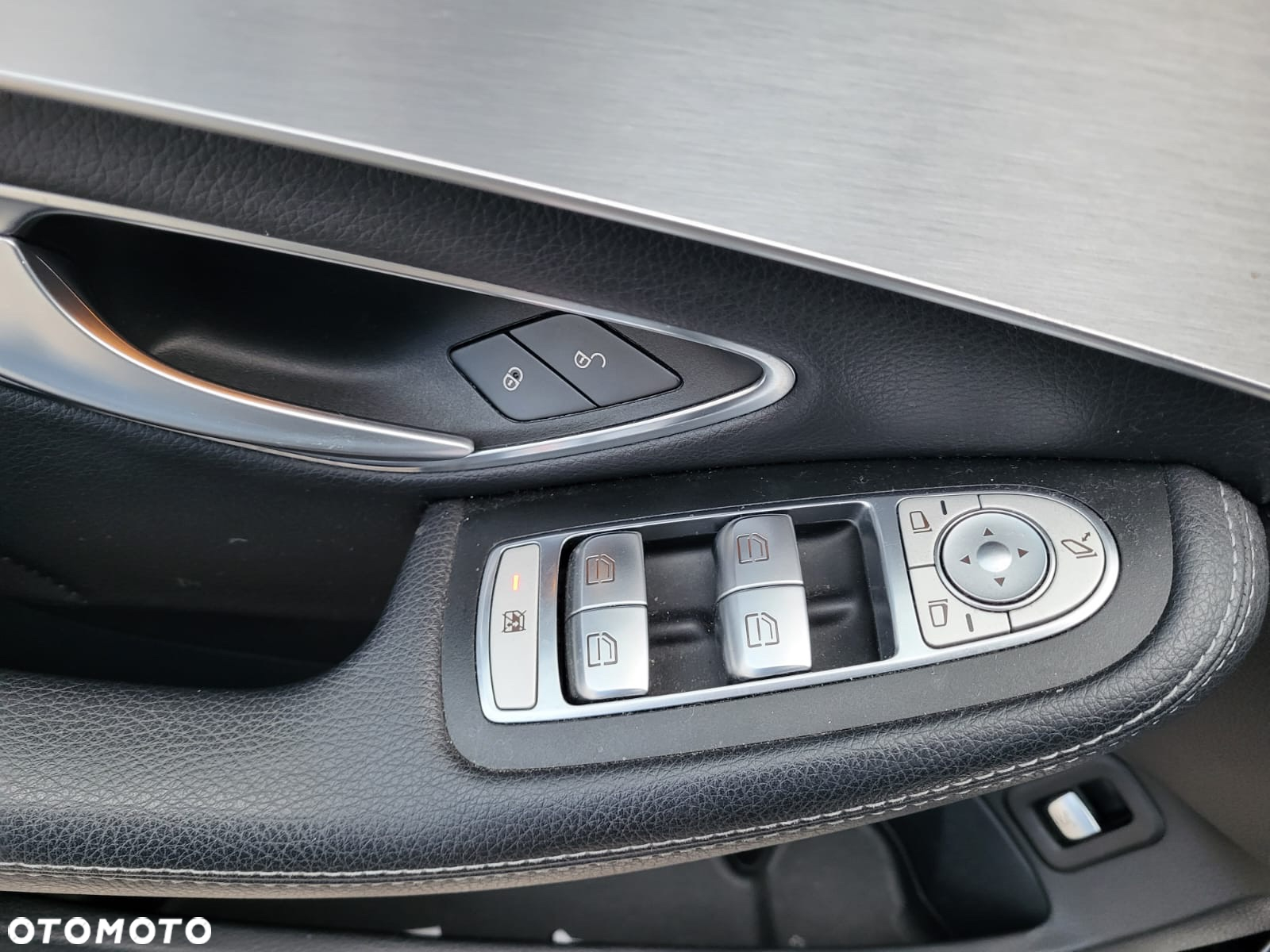 Mercedes-Benz Klasa C 180 d 9G-TRONIC - 32