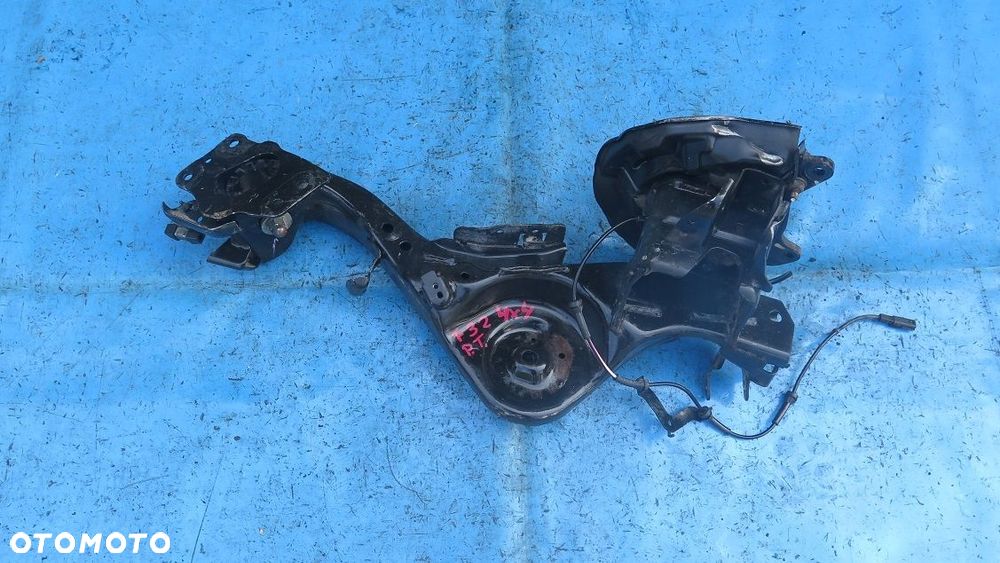 Zwrotnica Wahacz Tył Tylny Prawy NISSAN X-TRAIL T32 4X4 - 2