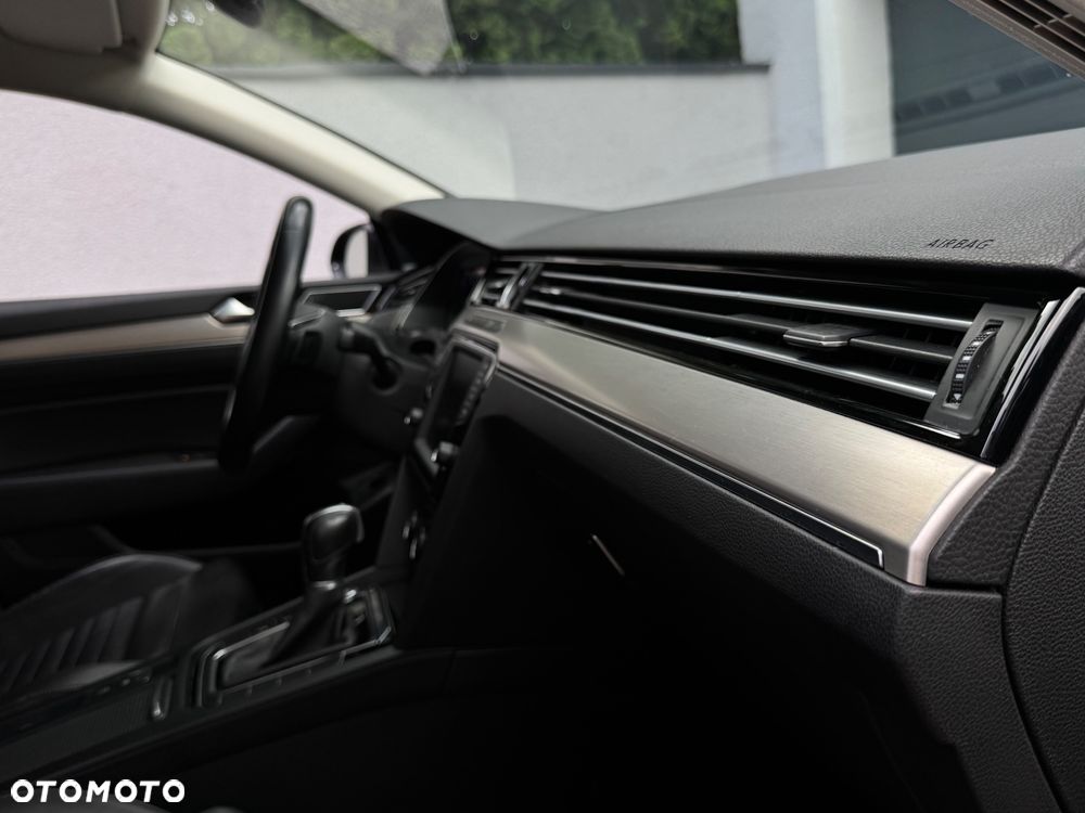 Volkswagen Passat 2.0 TDI SCR (BlueMotion Technology) DSG Highline - 25