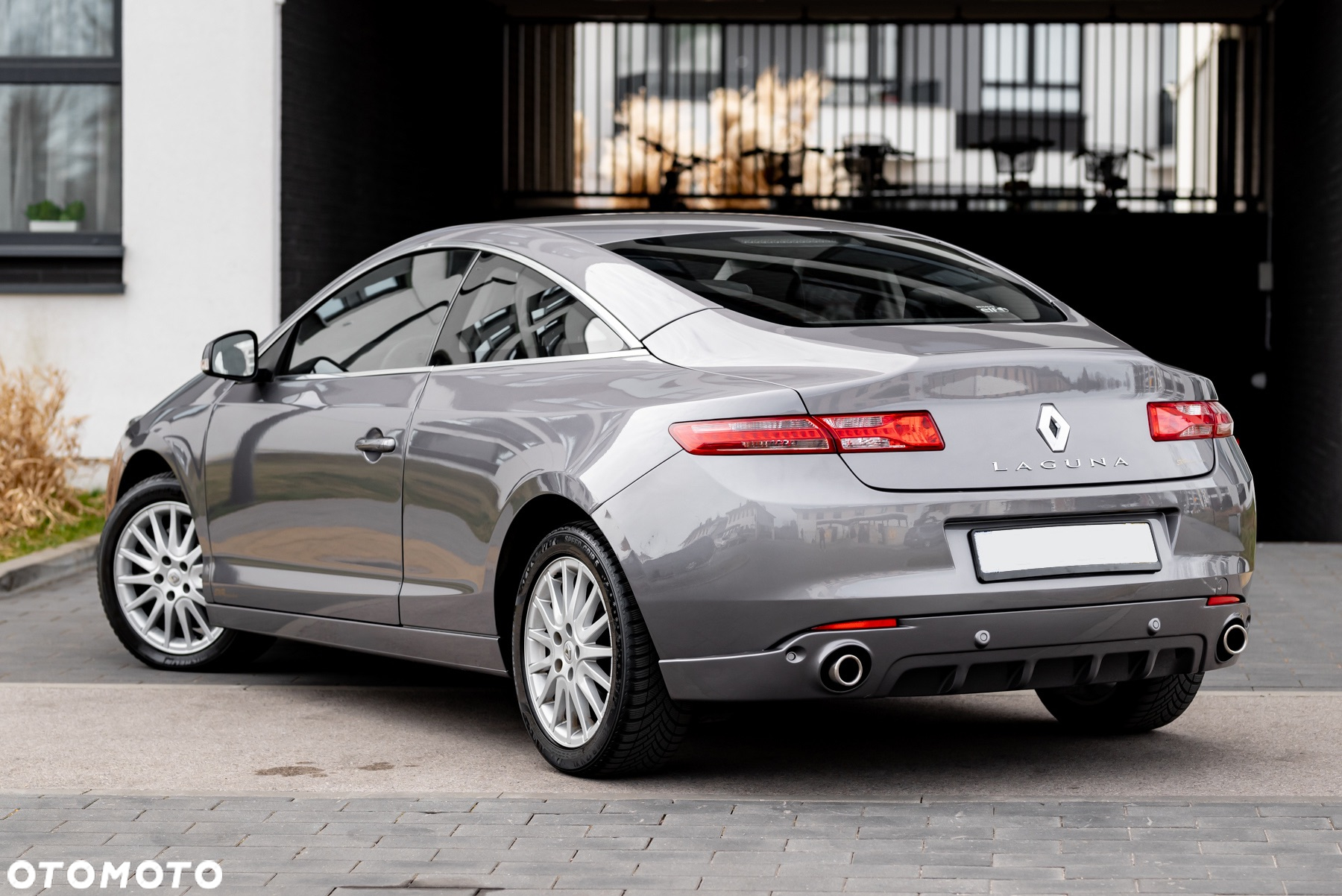 Renault Laguna Coupe V6 dCi 235 FAP GT - 17