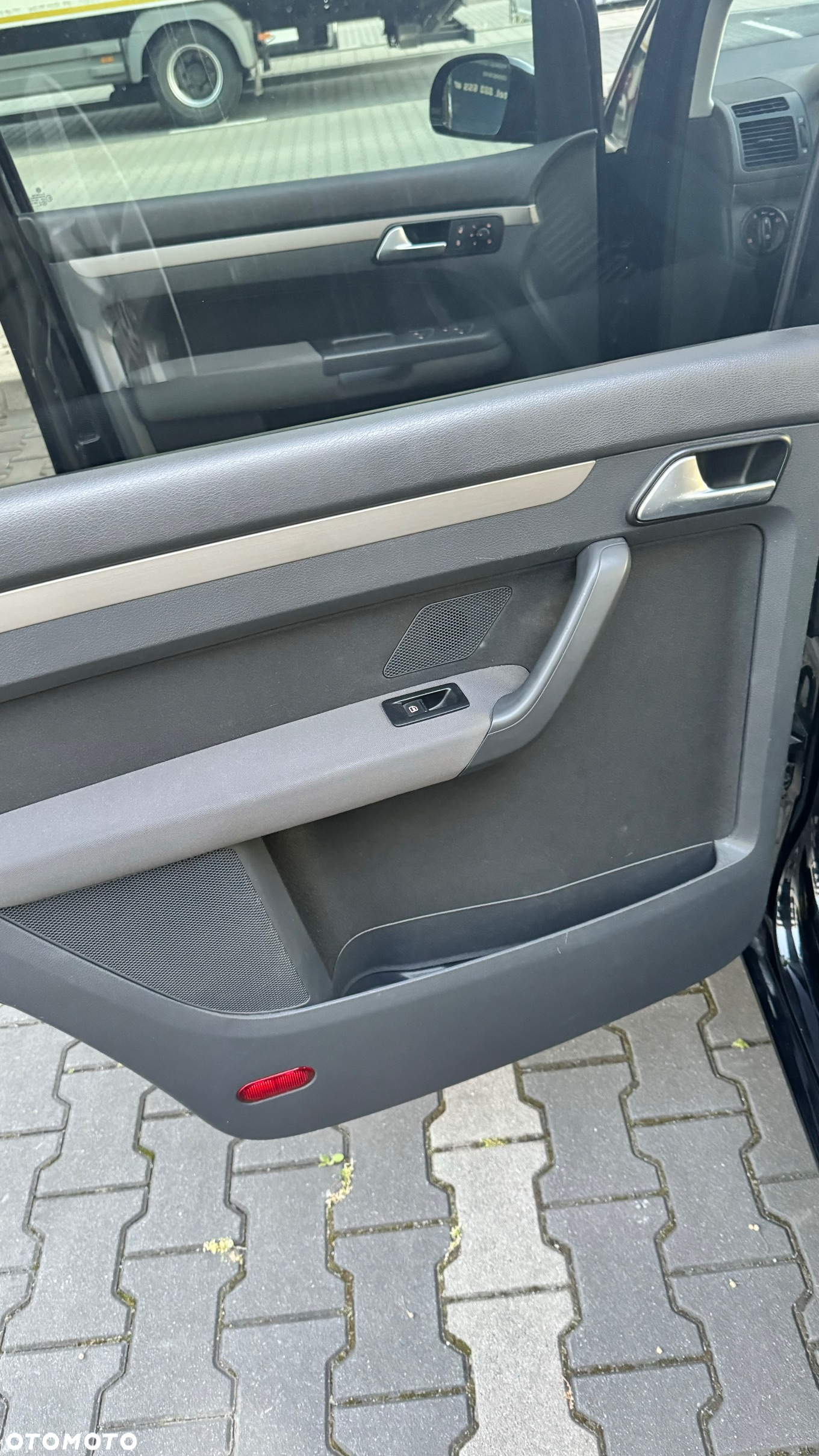 Volkswagen Touran 1.6 - 25