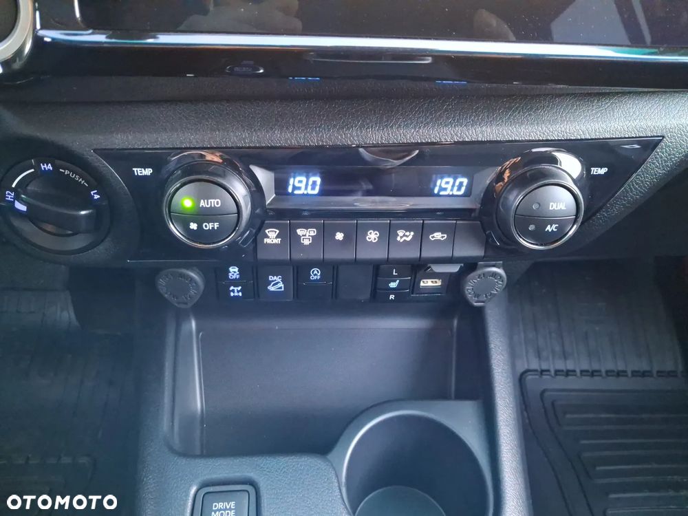 Toyota Hilux 2.8 D-4D mHEV Double Cab Executive 4x4 - 26