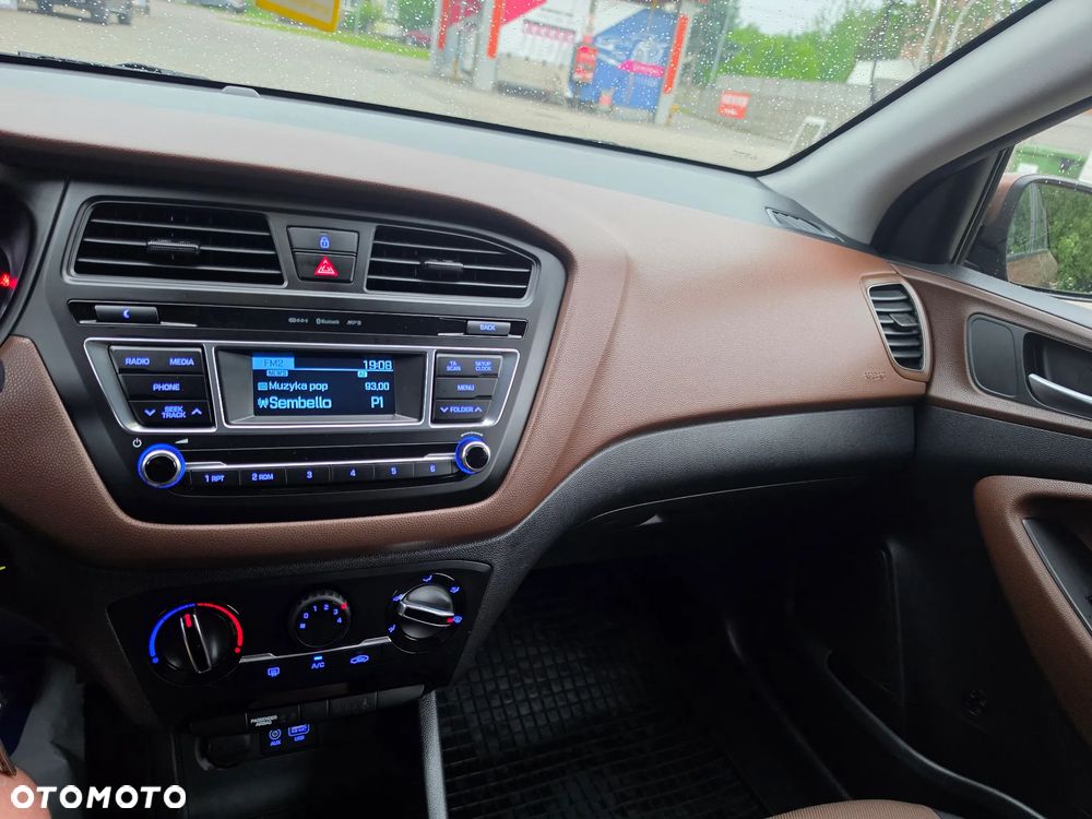 Hyundai i20 1.2 Fifa World Cup Edition - 14