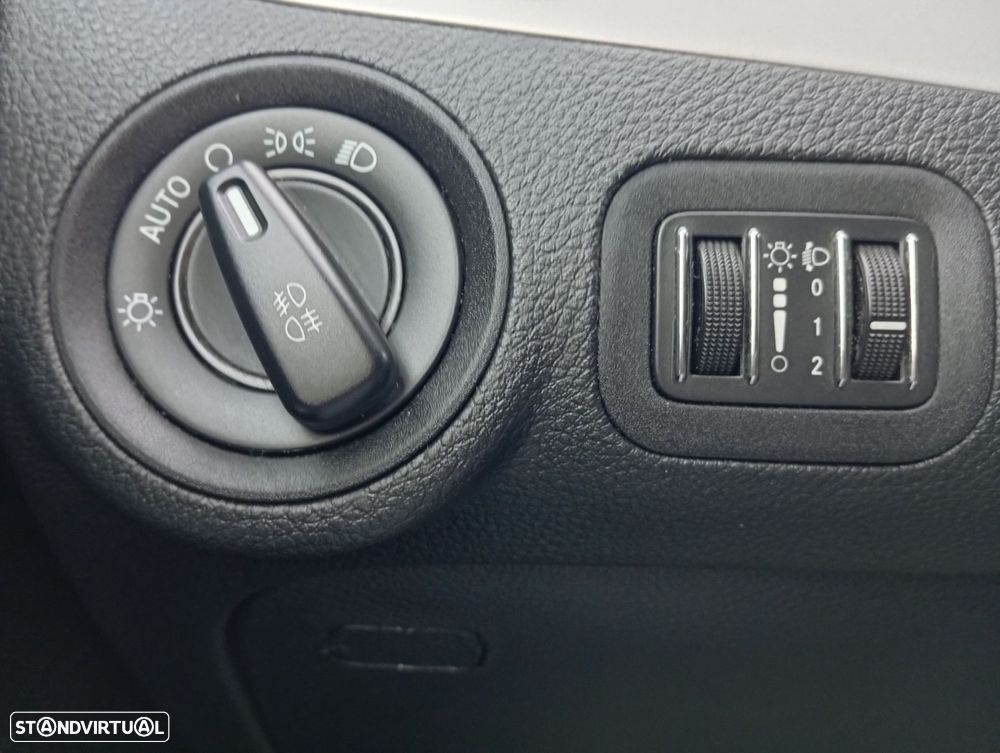 Fiat Freemont 2.0 M-Jet Urban - 11