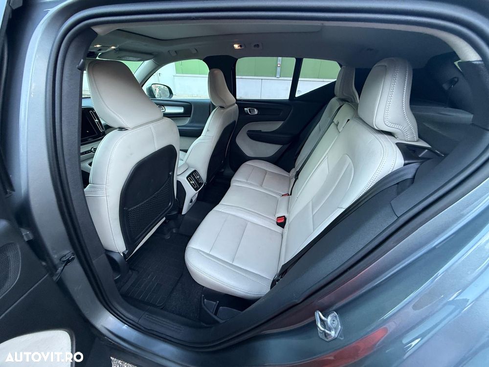 Volvo XC 40 D4 AWD Geartronic Momentum Pro - 12