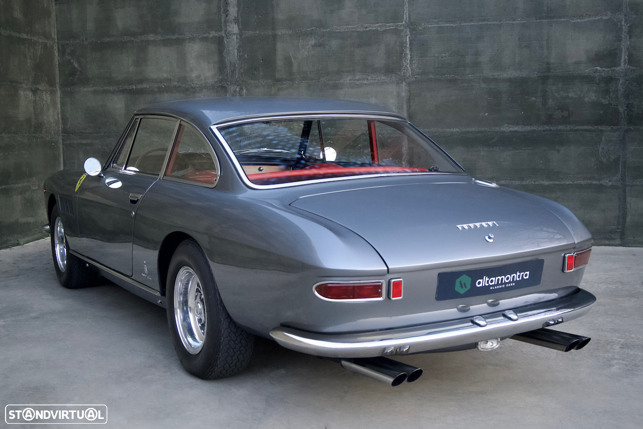 Ferrari 330 - 4