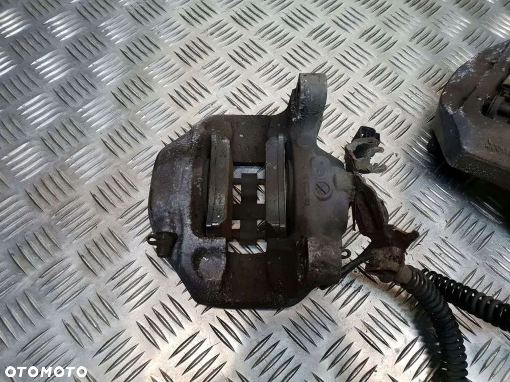 VW TOUAREG 3.0 ZACISK ZACISKI TYL BREMBO - 2