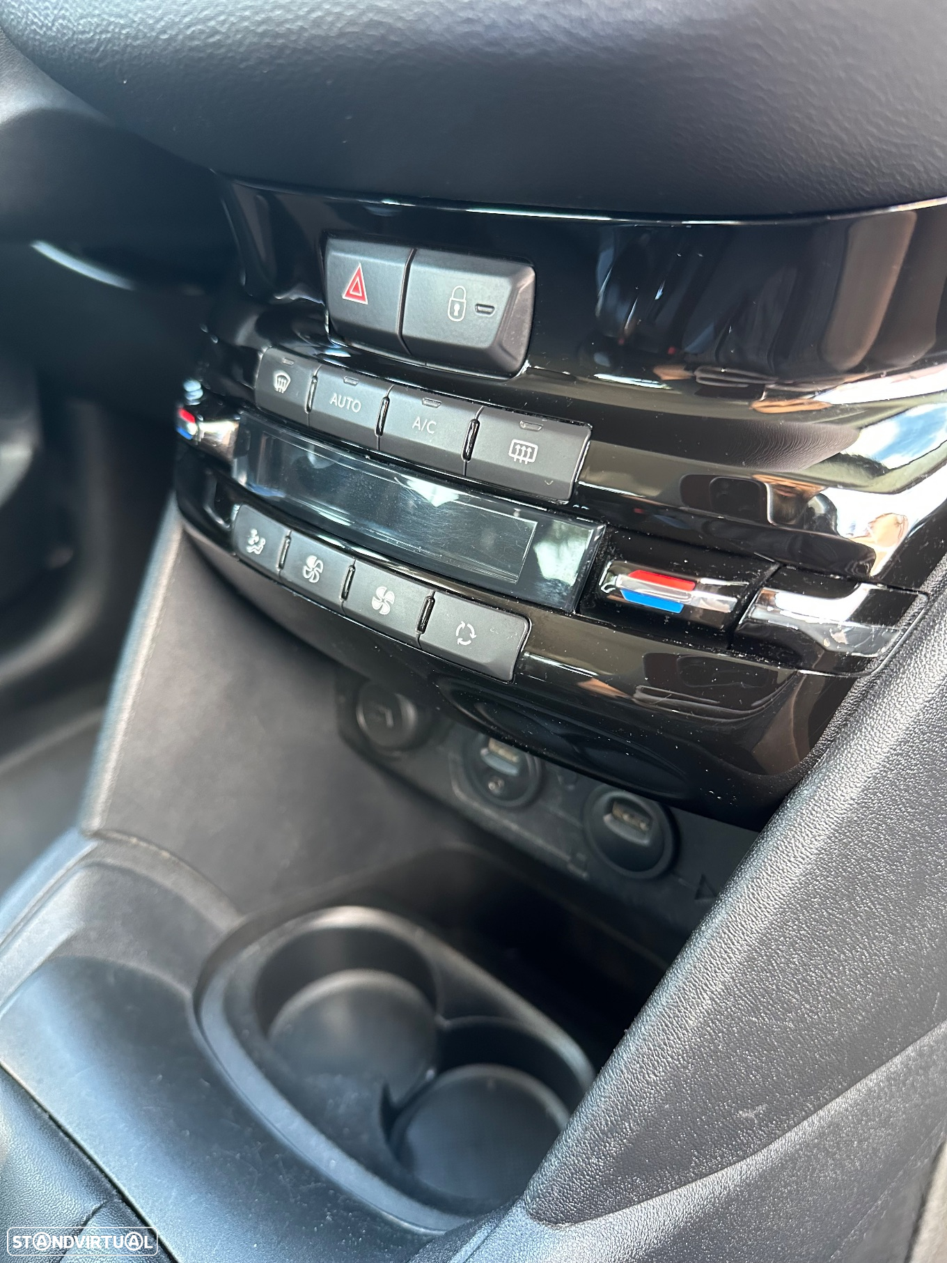 Peugeot 208 1.4 HDi Allure - 14