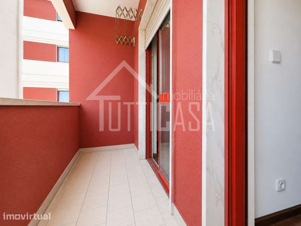 Apartamento T2 com elevador e parqueamento no Algueirão - Grande imagem: 3/22