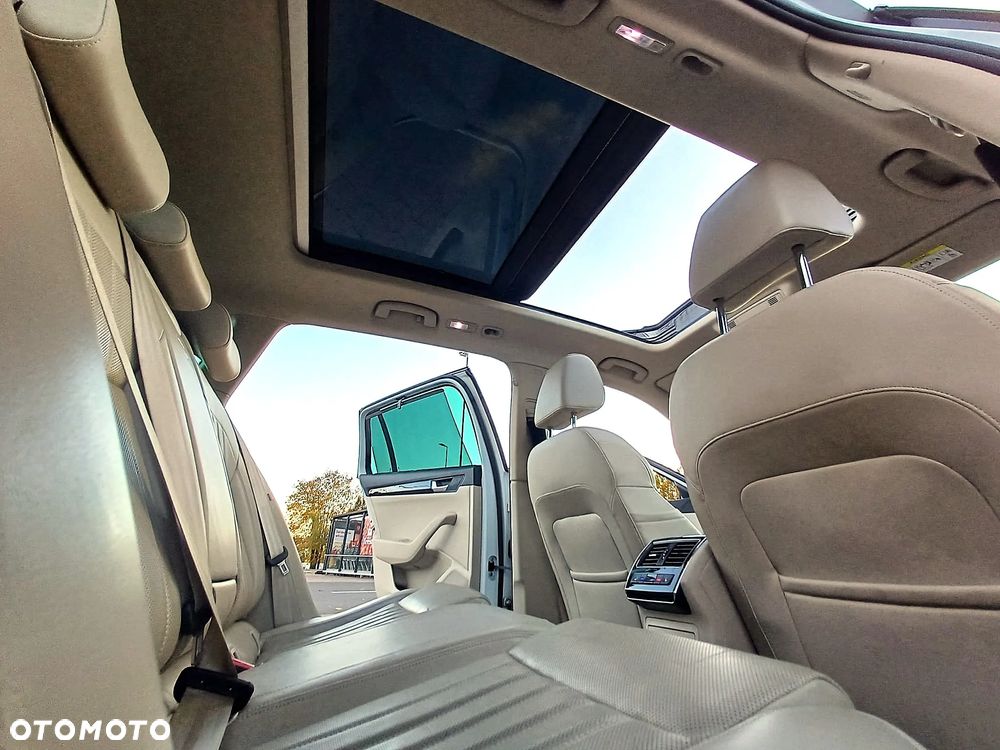 Skoda Superb Combi 2.0 TSI 4x4 DSG L&K - 24