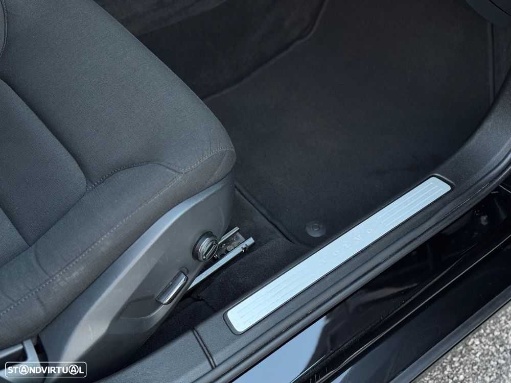 Volvo V60 2.0 B4 Momentum Plus Geartronic - 23