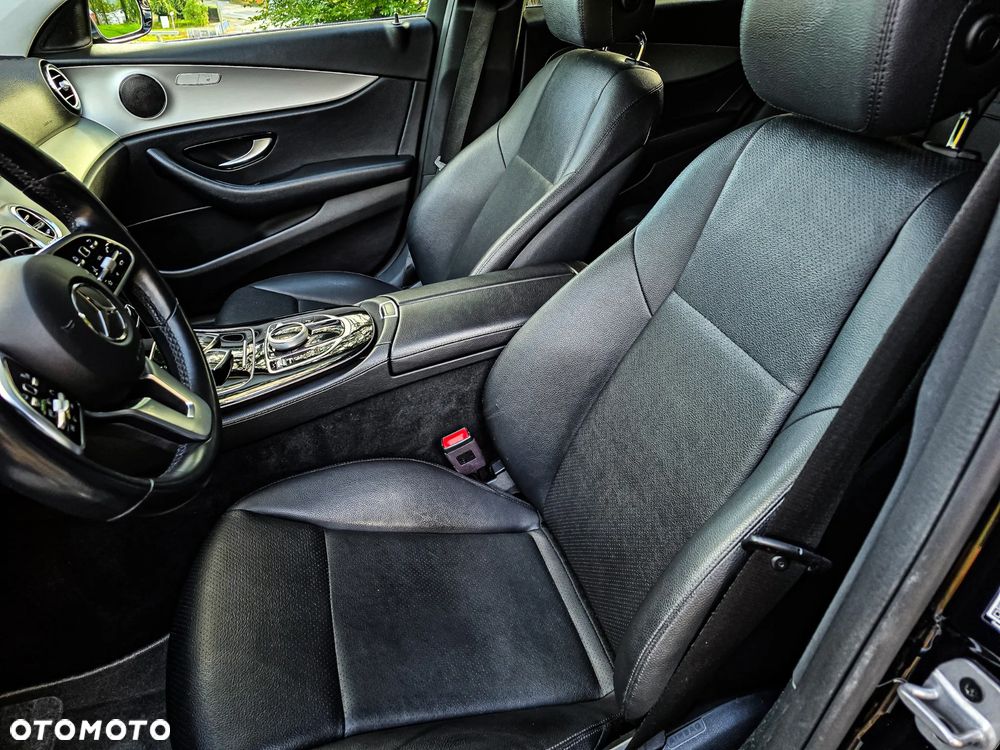 Mercedes-Benz Klasa E 220 d 9G-TRONIC - 33