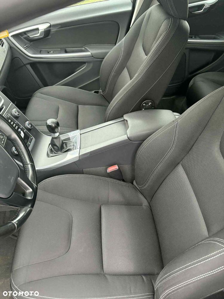 Volvo V60 D2 Edition - 12