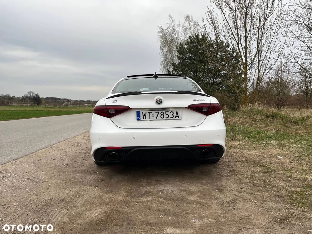 Alfa Romeo Giulia 2.0 Turbo Veloce - 5