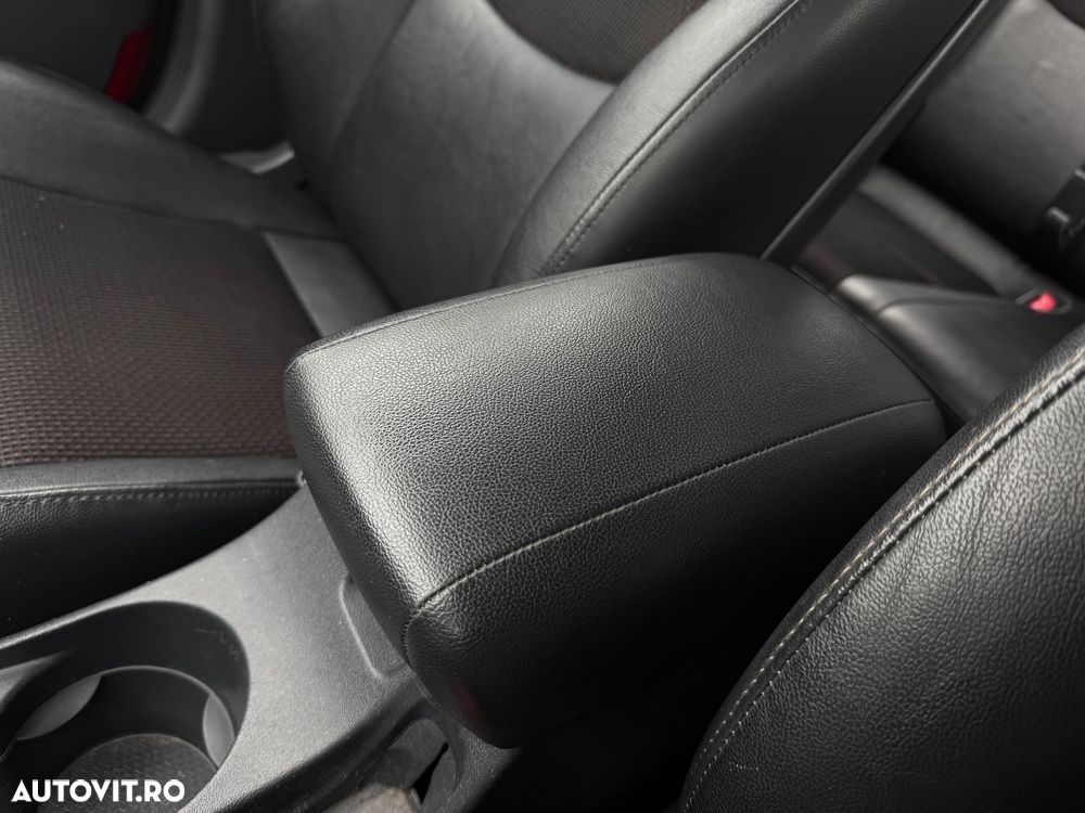 Hyundai i30 1.4 Comfort - 21