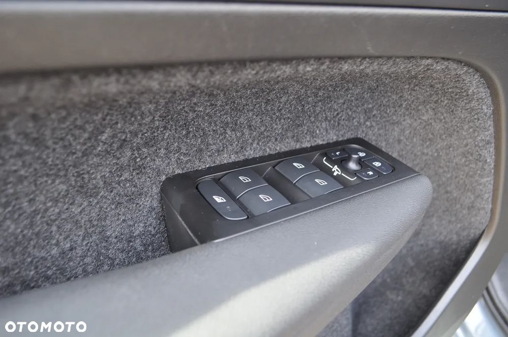 Volvo XC 40 T3 Momentum Core - 37