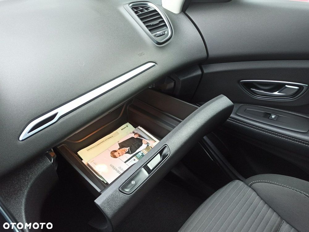 Renault Scenic BLUE dCi 120 BUSINESS EDITION - 27